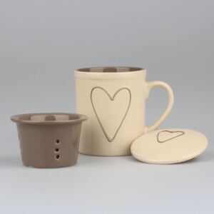 Cană ceramică, cu sită pentru ceai, decorată manual, Dakls Heart, 325 ml, bej