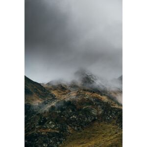 Fotografii artistice Clouds over the peak, Javier Pardina