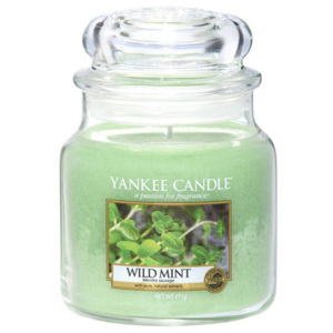 Lumânare parfumată Yankee Candle Wild Mint, timp de ardere 65 - 90 ore