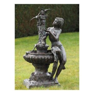 Fantana de bronz Lady sitting on fountain