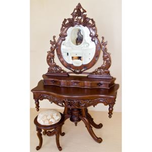Rococo chest with mirror