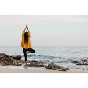 Fotografii artistice practicing yoga at beach, Javier Pardina
