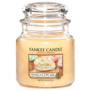 Lumânare parfumată Yankee Candle Vanilla Cupcake, timp de ardere 65 - 90 ore