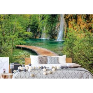 Fototapet - Waterfall Lake Walkway Forest Vliesová tapeta - 416x254 cm