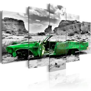Tablou Bimago - Green retro car at Colorado Desert 200x100 cm
