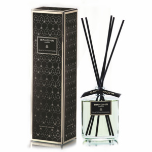 Difuzor de aromă cu parfum de lemn de cedru Bahoma London Black, 100 ml