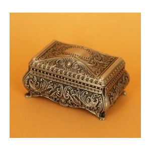 Caseta de bijuterii in forma de cufar din antimoniu cu interior de catifea. Motive florale, stil victorian