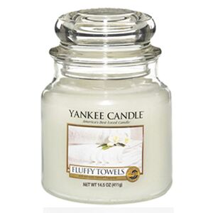 Yankee Candle albe parfumata lumanare Fluffy Towels Classic mijlocie