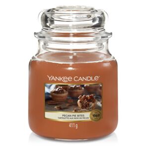 Yankee Candle parfumata lumanare Pecan Pie Bites Classic mijlocie