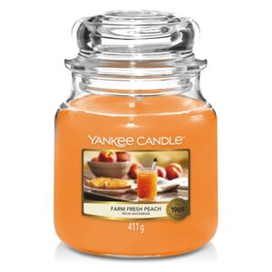 Yankee Candle parfumata lumanare Farm Fresh Peach Classic mijlocie