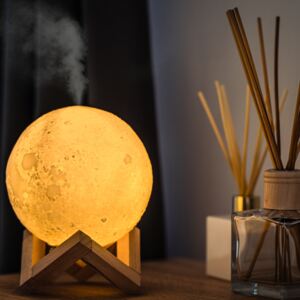 Umidificator aromaterapie 3d moon lamp